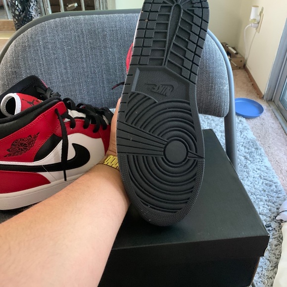 Jordan 1 Mid black Toes - Picture 4 of 6